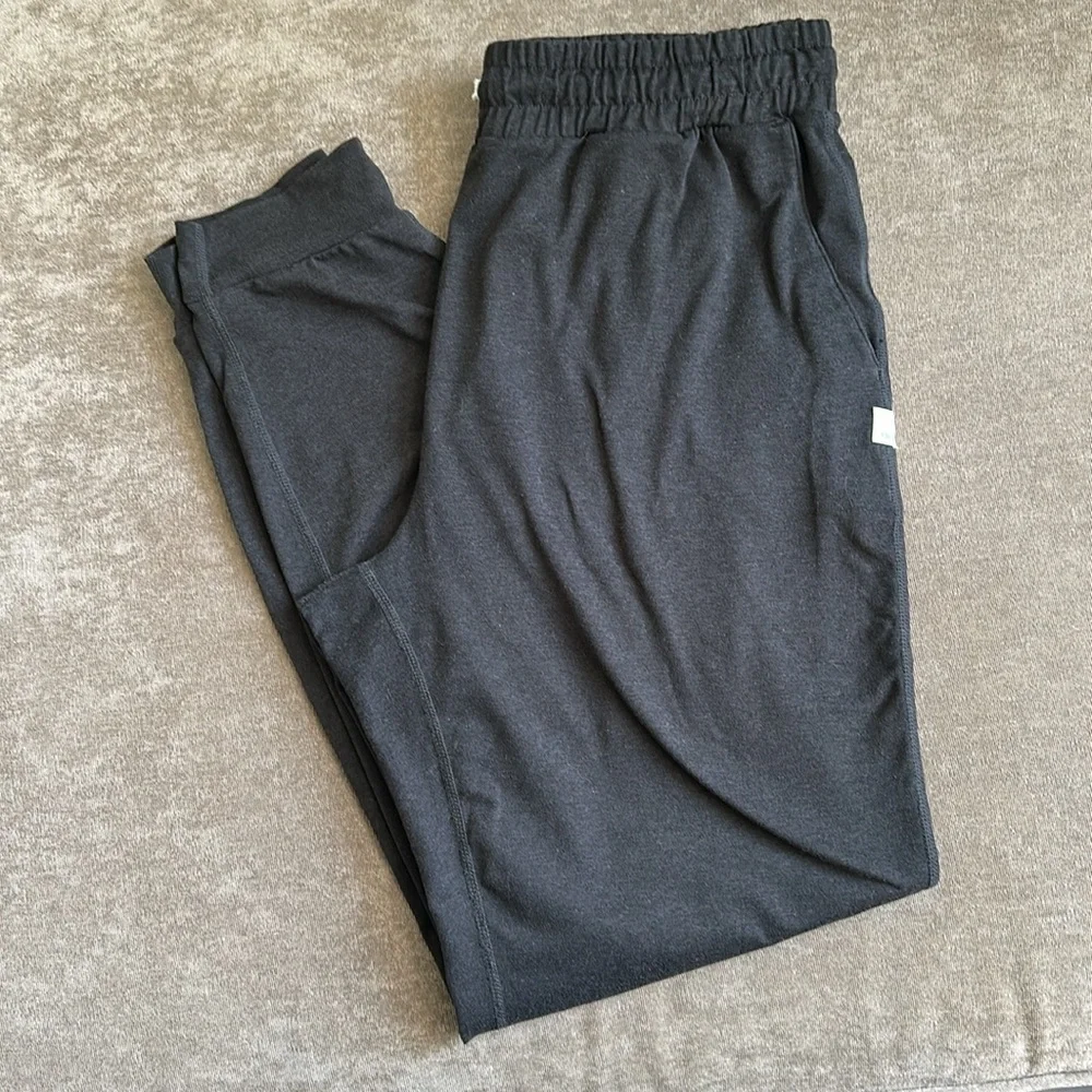 Vuori Performance Jogger - Picture 2 of 5